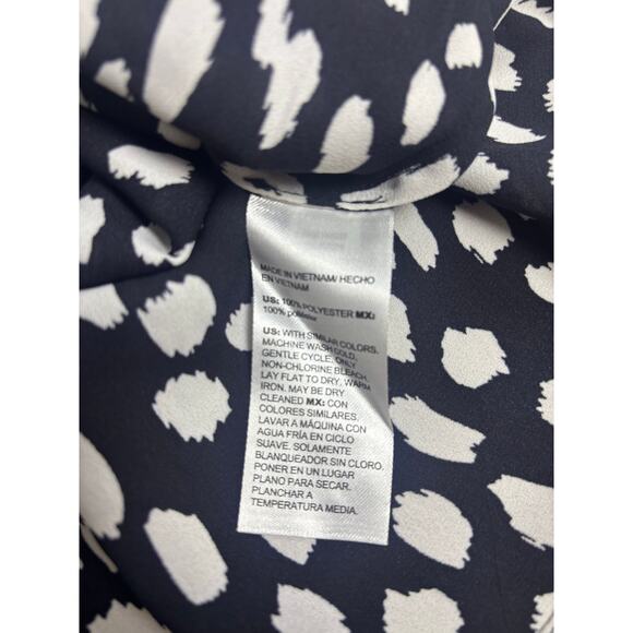 Chico’s Black White Abstract Print Ruffle Sleeve Blouse Women’s Size 2 (L/12) - Picture 7 of 7